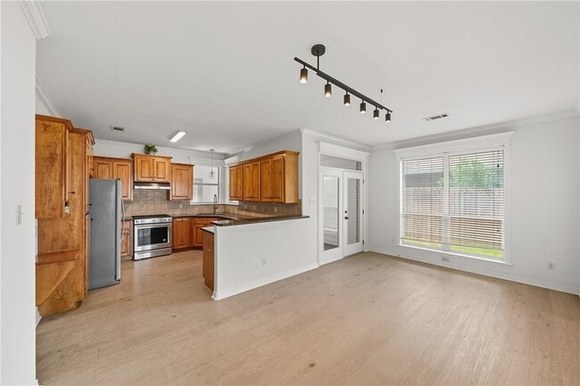 Building Photo - 8426 Alison Ave