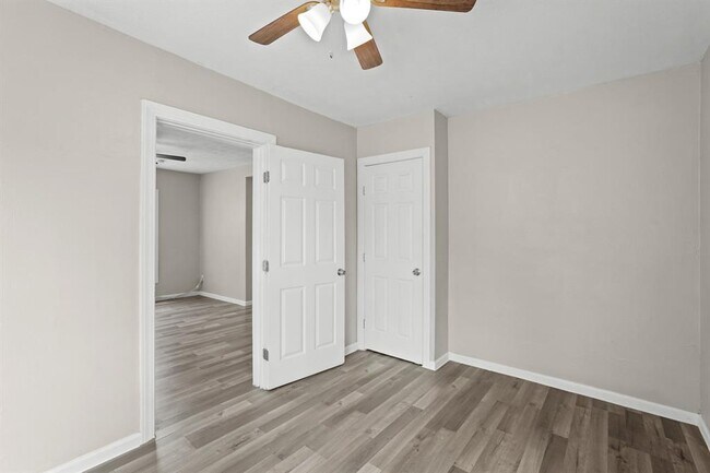 Building Photo - 523 Henke St