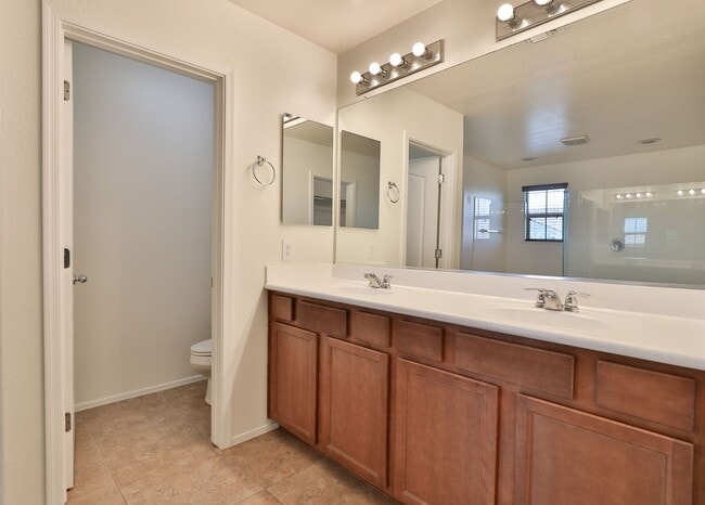 Building Photo - Heart of Queen Creek 5 bed/3 bath Home w/ ...