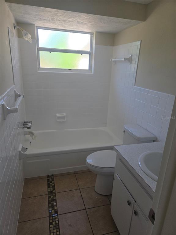 Building Photo - 7408 Country Club Dr