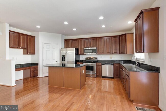 Building Photo - 6721 Caleb Dorsey Square