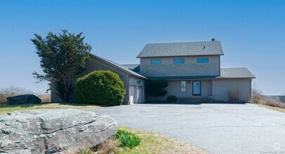 Building Photo - 782 Groton Long Point Rd
