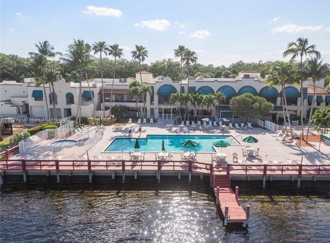 Building Photo - 9431 Live Oak Pl