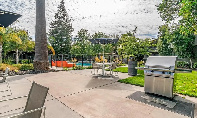 Building Photo - 1094 Tanland Dr