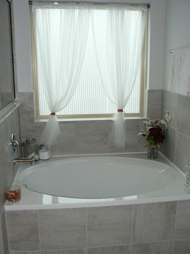 Building Photo - 5900 Bucine Cv