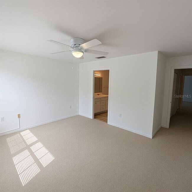 Building Photo - 10562 Windsor Lake Ct