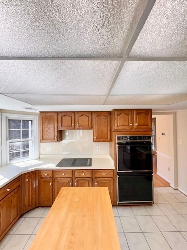 Building Photo - 6825 Spring Beauty Ct