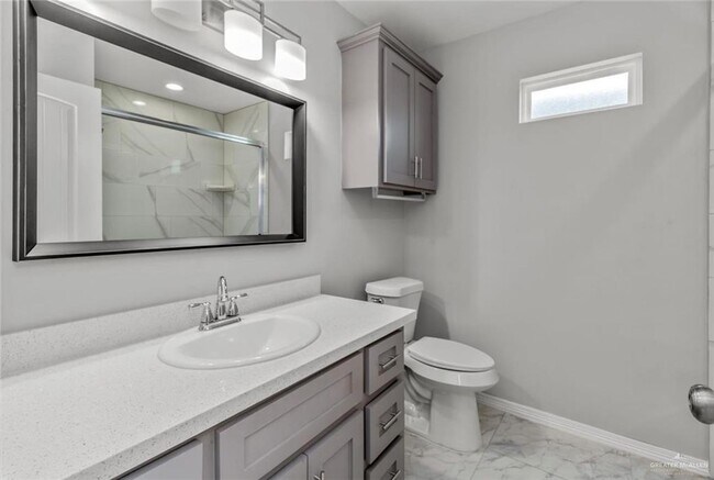 Building Photo - 12 N Playa Del Sol St