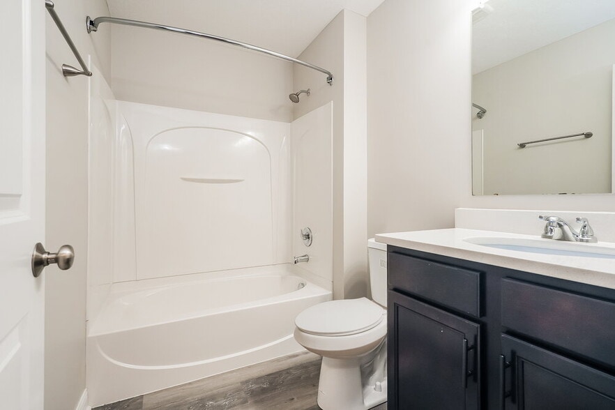 Building Photo - 6062 Caplinger Ave