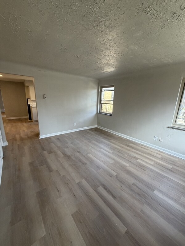 Building Photo - 7139 Eastlawn Dr