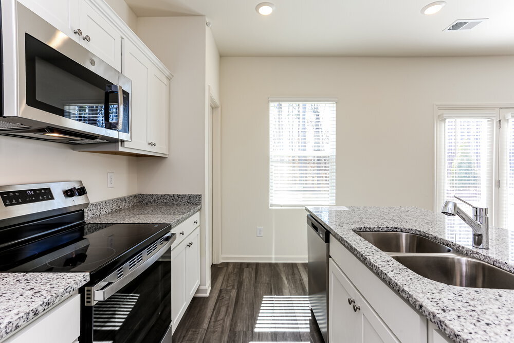 Building Photo - 7610 Saffron Ave