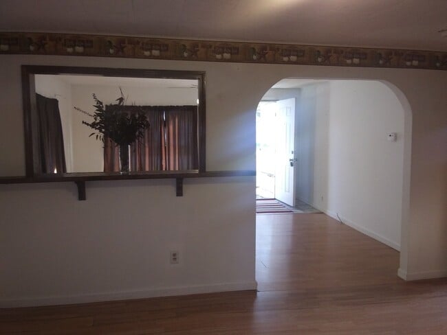 Building Photo - Charming 2-Bedroom Home on Double Lot – Av...