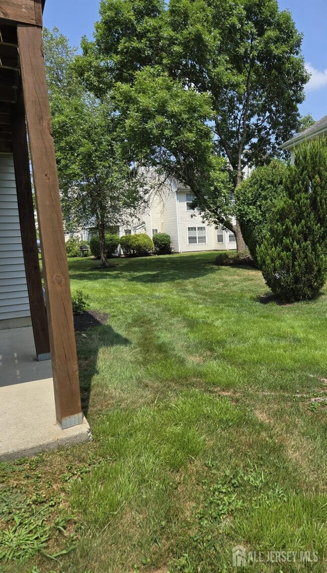 Building Photo - 127 Wellington Ct