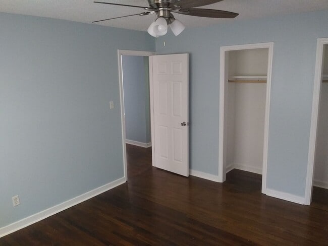 Building Photo - Look No Further!