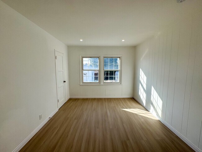 Building Photo - 10419 S Gramercy Pl
