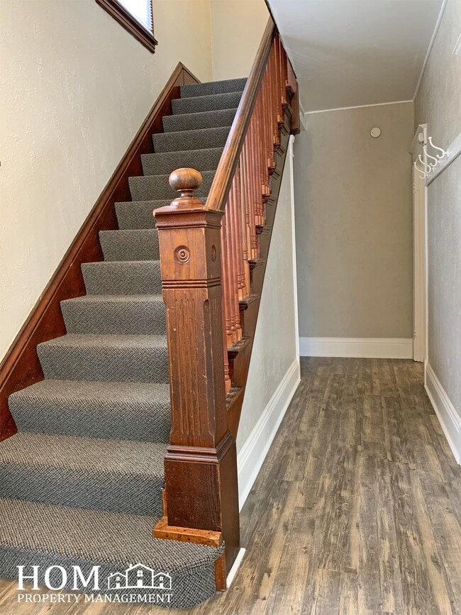 Building Photo - 431 N 5th St