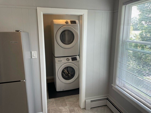 Building Photo - 348 River St