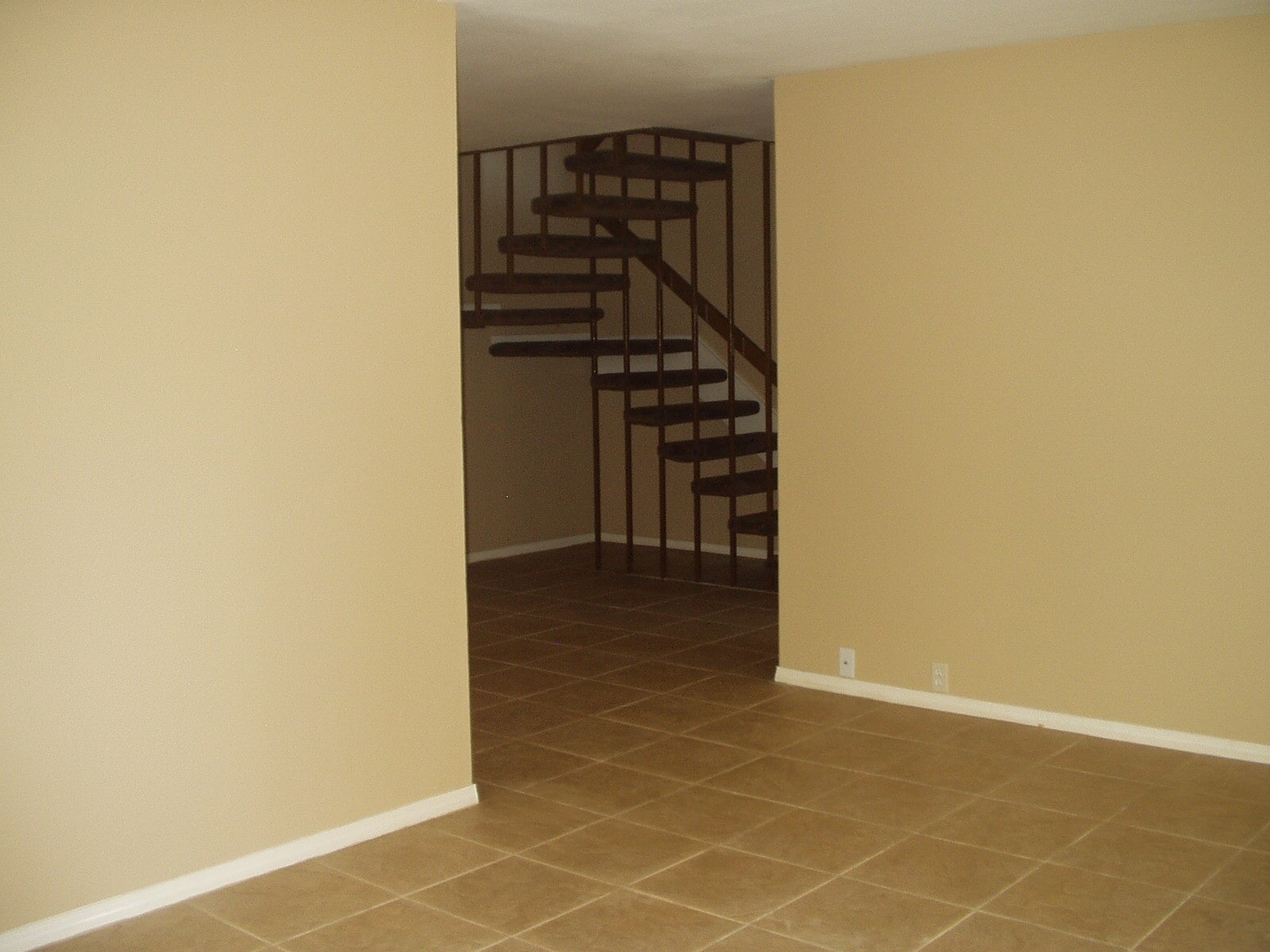 FROM LIVING ROOM TO DINNING ROOM - 10157 Caminito Jovial
