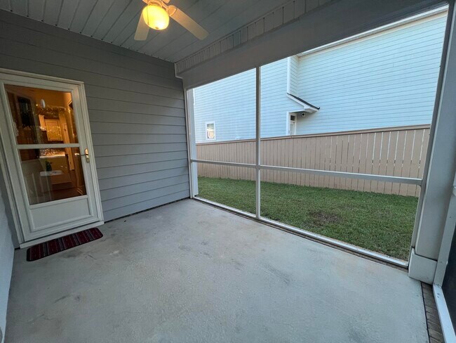 Building Photo - 3177 Mayflower Ln