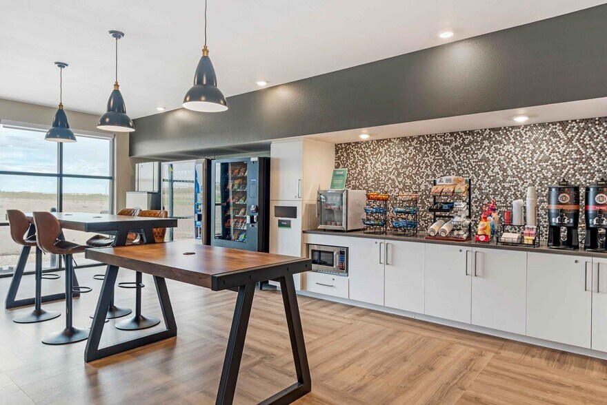 Building Photo - Furnished Studio-Temple