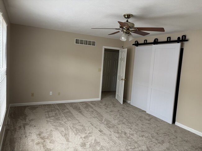 Building Photo - 203 Apple Blossom Ln