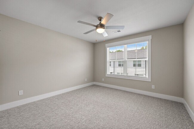 Building Photo - Sango Drive 3 Bedroom Condo For Rent!