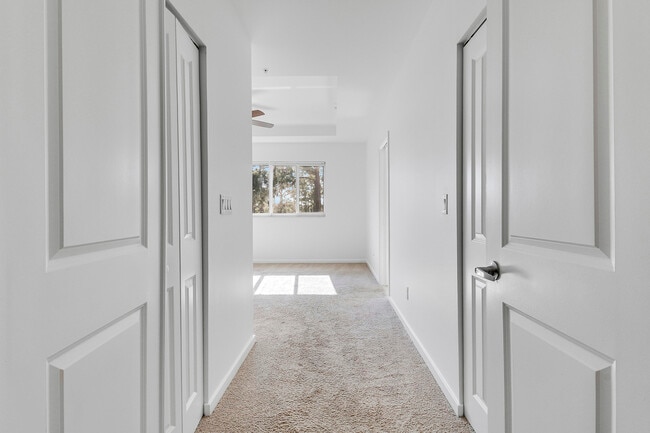 Building Photo - 6208 SE Portofino Cir