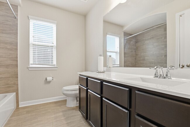 Building Photo - 24714 Longwood Forest Dr