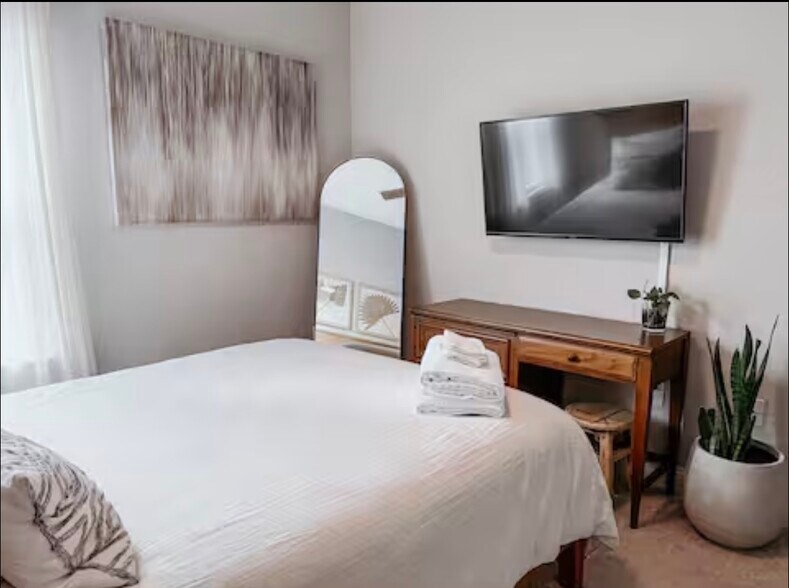 Building Photo - 290 Granite Ave