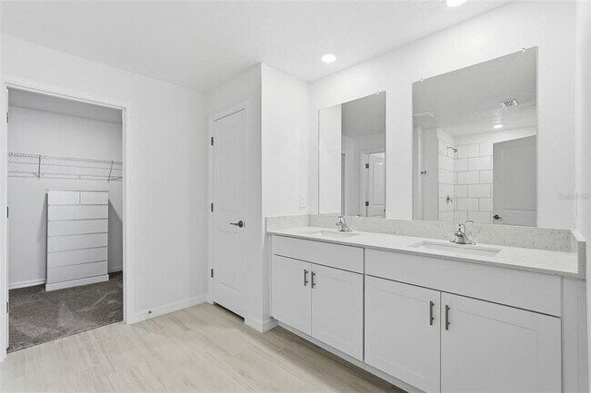 Building Photo - 8808 Bay Leaf Dr