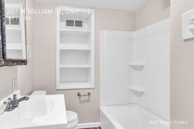 Building Photo - 207 W William St