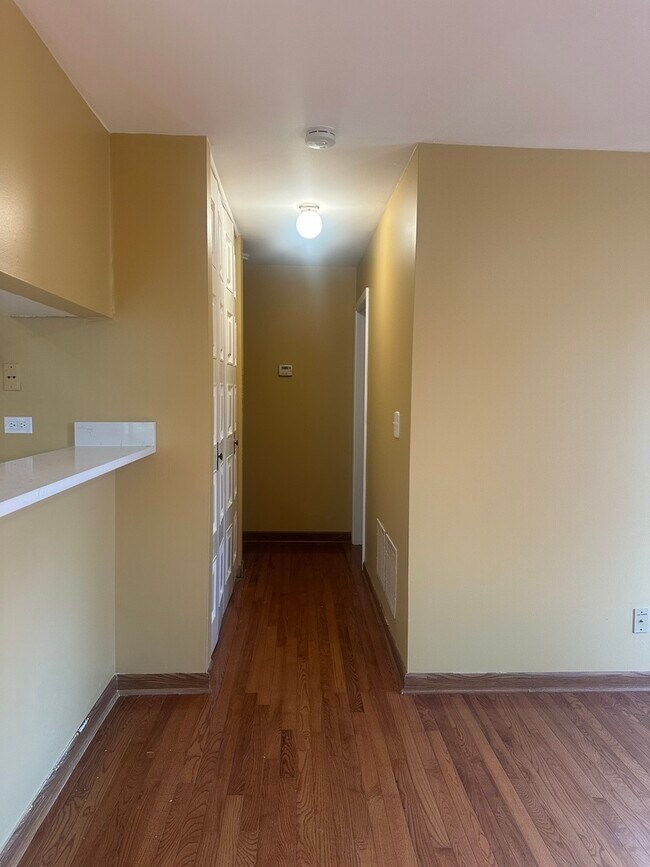 Building Photo - 1284 Prairie Ave