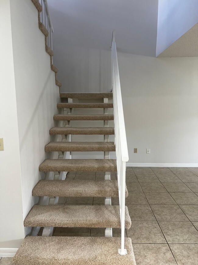 Building Photo - SANDPOINTE TOWNHOMES