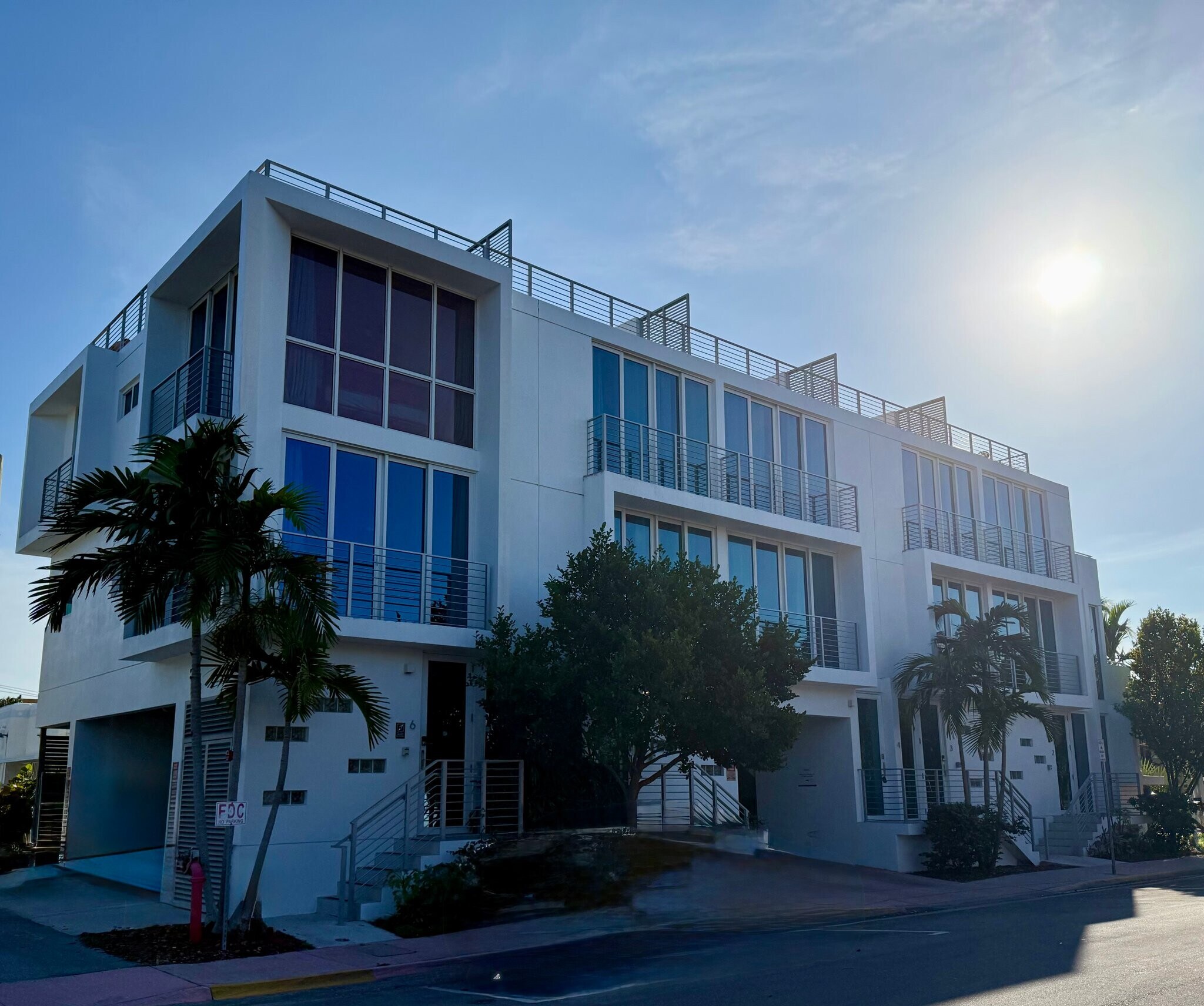 Building Photo - 8143 Harding Ave