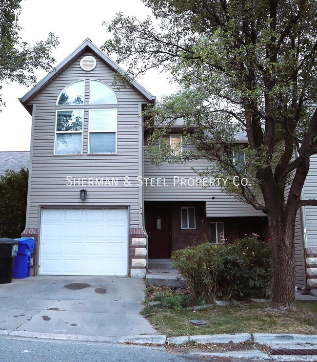 Building Photo - 1619 S Main St