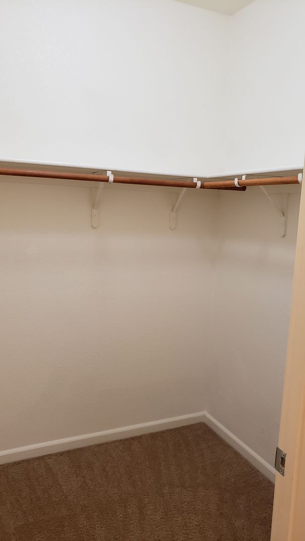 Building Photo - ONLY $2,250 PER MONTH FOR THIS SPACEIOUS 2 BEDROOM, 2 BATHROOM CONDO WITH GARAGE IN THE DAMONTE R...