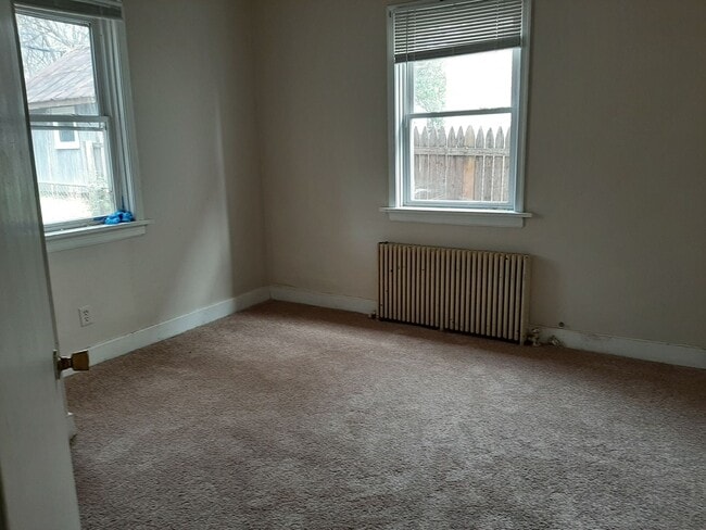 Building Photo - 702 Northside Ave