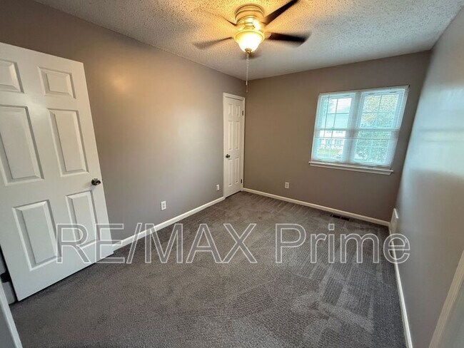 Building Photo - 906 Seabreeze Ct