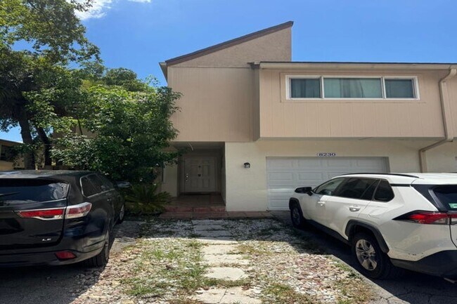 Building Photo - 8230 9th Ct