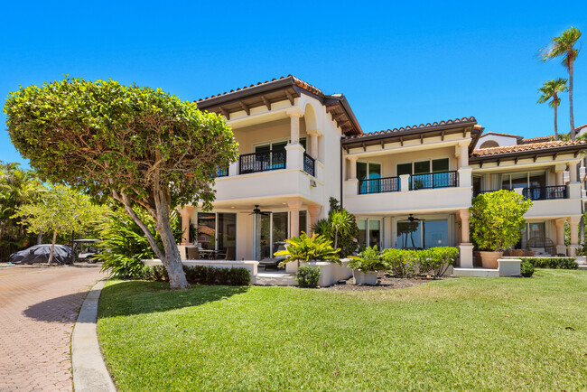 Building Photo - 15112 Fisher Island Dr