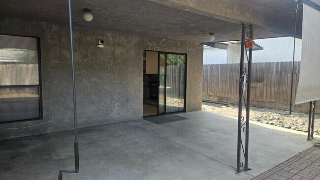 Building Photo - 3216 Renn Ave