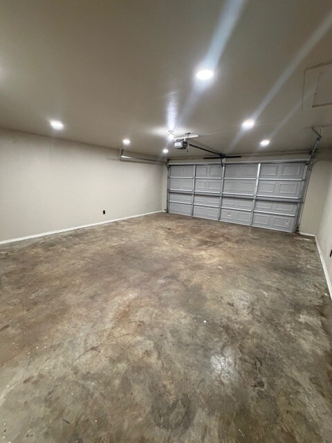 Building Photo - 218 Ave F