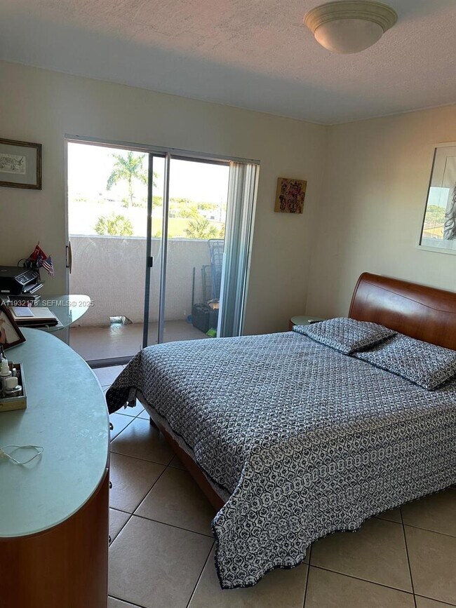 Building Photo - 6091 W 22nd Ct