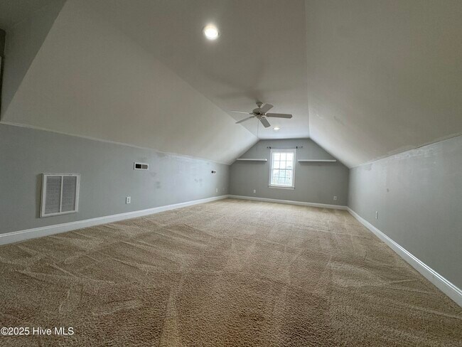 Building Photo - 1011 Ginger Lily Way
