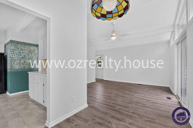 Building Photo - 1214 Elco Ave