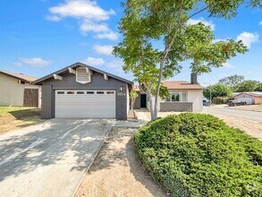 Building Photo - Charming 3BD/2BA House in Santee W/ W/D, M...