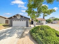 Building Photo - Charming 3BD/2BA House in Santee W/ W/D, M...