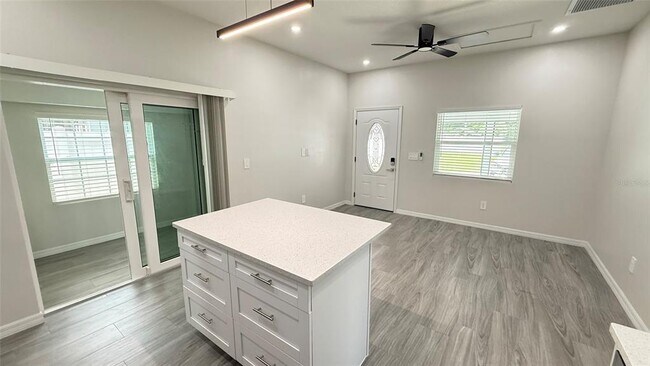 Building Photo - 37542 Eiland Blvd