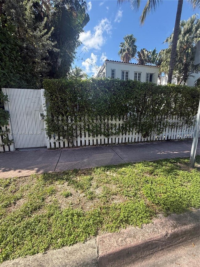 Building Photo - 912 Euclid Ave