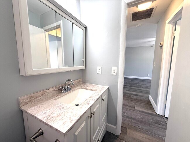 Building Photo - 16394 Pimlico Dr E
